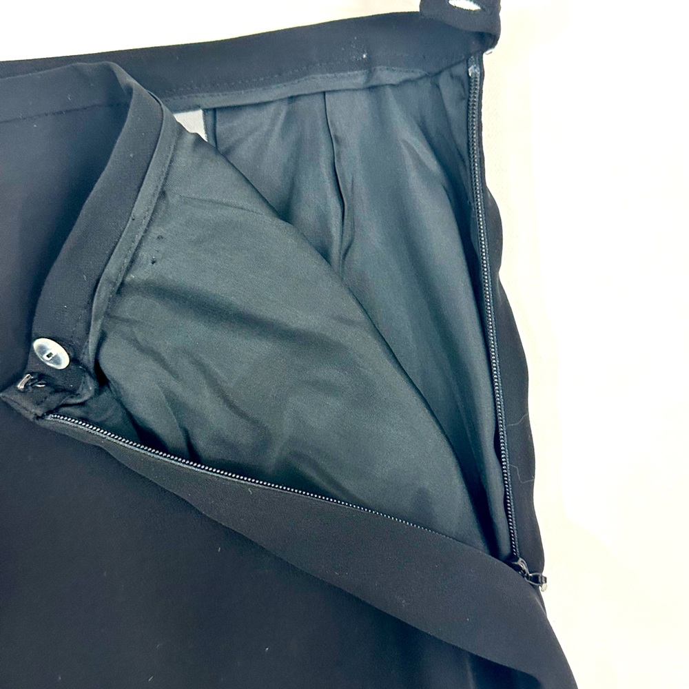 Kate Hill petite - Black Silk/Rayon Flat Front Skirt. Bottom Ruffle 8P - Picture 6 of 7
